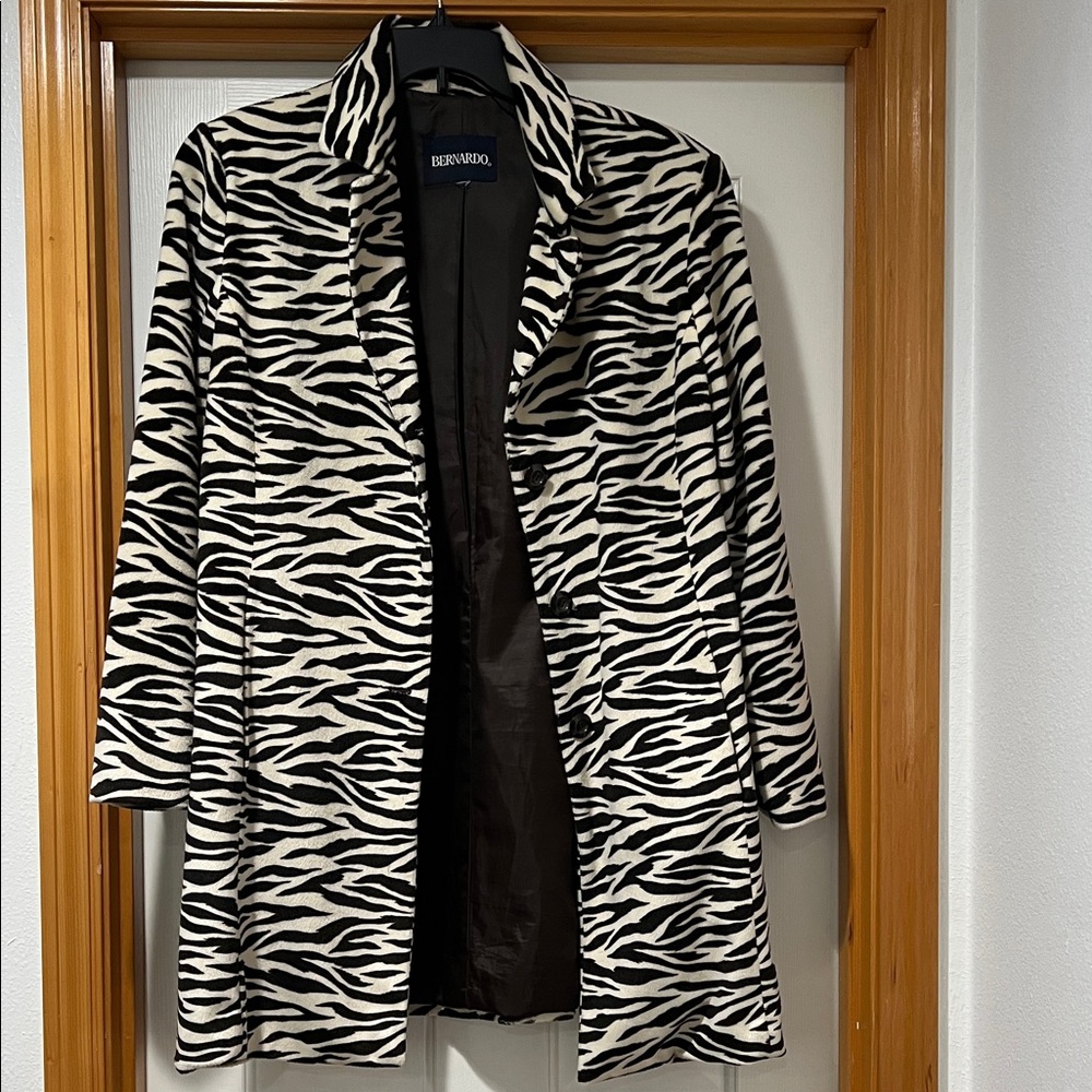 Bernardo Zebra Pattern Blazer in Black and White